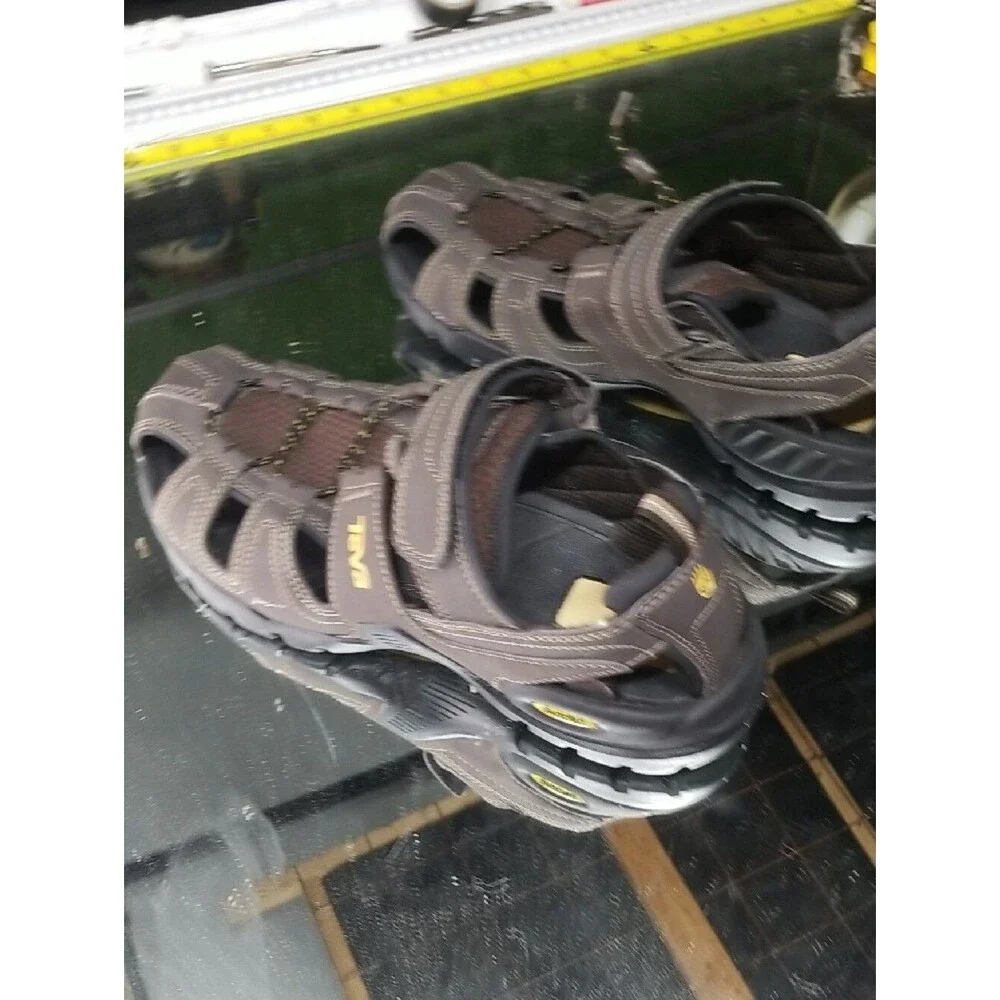 Mens 8 Teva Forebay Fisherman Sandals Mens Size 8 Brown Leather Hook & Loop MINT